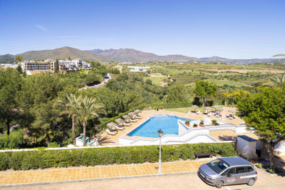 Large 3-bedroom townhouse walking distance to the Club House