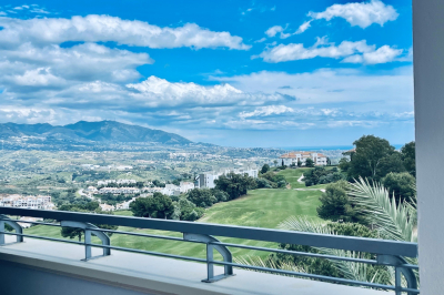 Outstanding frontline golf duplex penthouse
