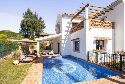 Lujosa casa de 4 dormitorios para alquiler de corta temporada en La Cala Golf Resort, Mijas Costa