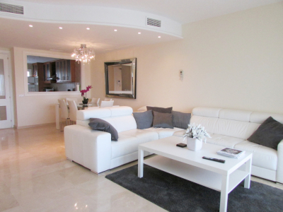 Lujosa casa adosada de 2 dormitorios para alquiler de corta duración en La Cala Golf Resort, Mijas Costa - VUT/MA/04354