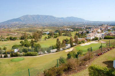 Superb 3 bedroom corner townhouse in front line golf