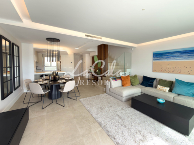 Stylish 3 bedroom Townhouse with Garden & Solarium